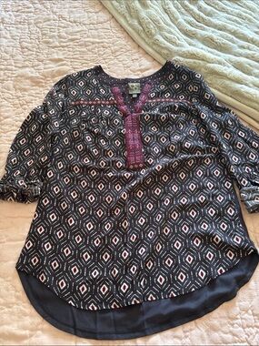 Grey Printed Peasant Top with Burgundy Trim